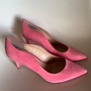 Pink Sude Vince Camuto pumps